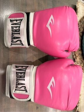Everlast Hot Pink training  Boxing Gloves with White Logo
